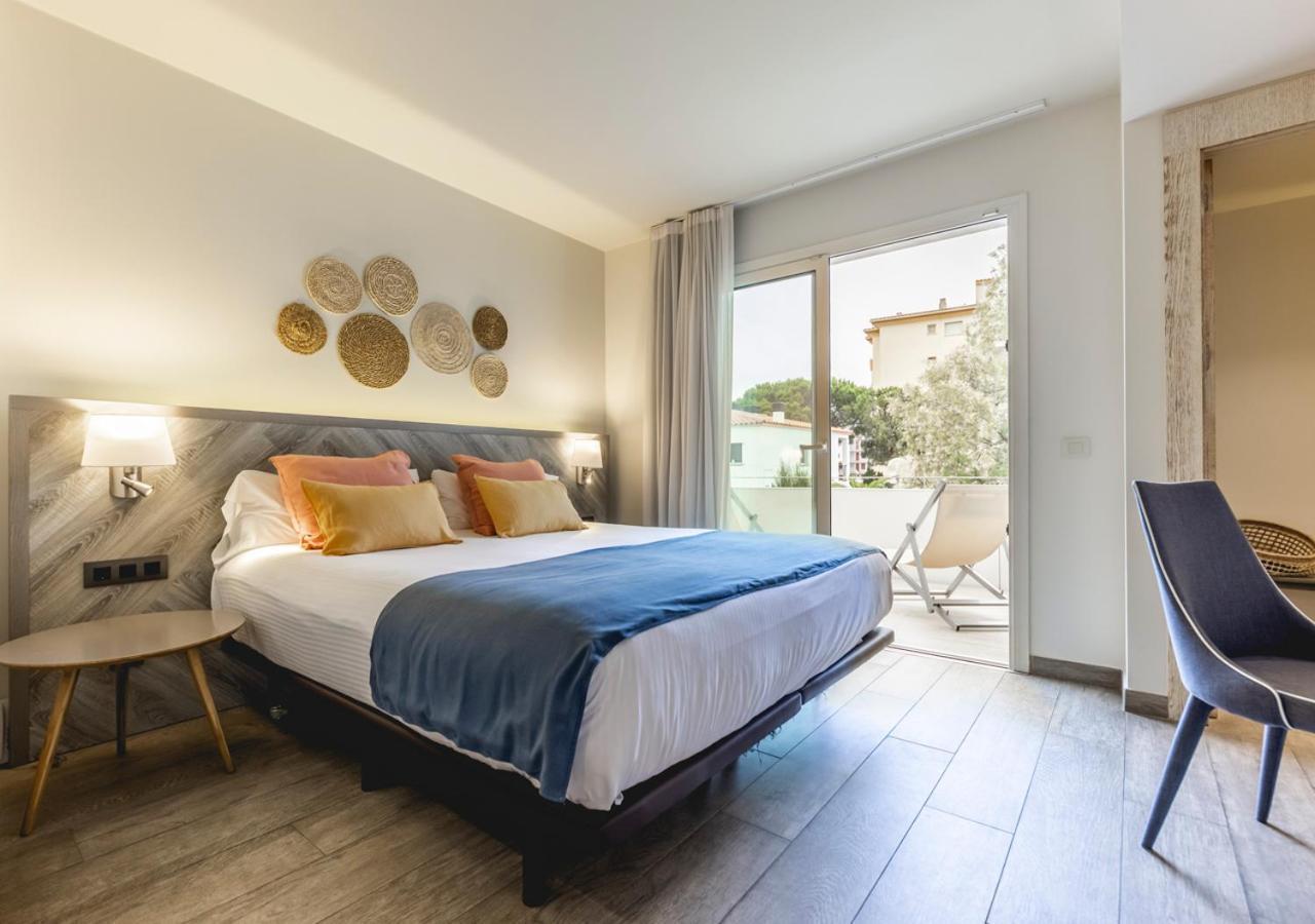 1935 Hotel Boutique & Apartments - Adults Only Roses Ngoại thất bức ảnh