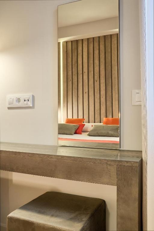 1935 Hotel Boutique & Apartments - Adults Only Roses Phòng bức ảnh